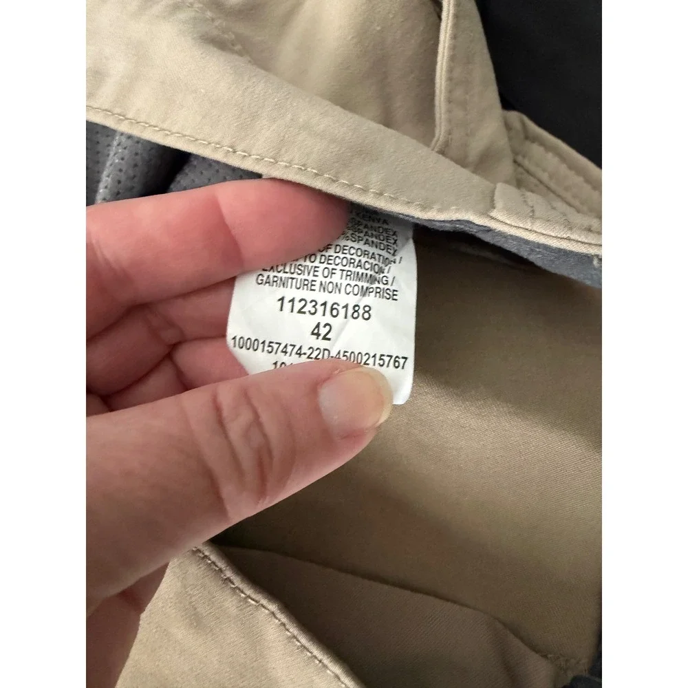 Lot of 2 Wrangler ATG All Terrain Gear Mens‎ Shorts 42 Khaki Grey 112316187